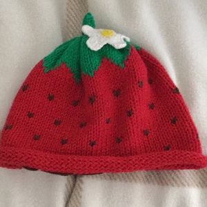 Frumpy rumps Strawberry cotton hat nwot